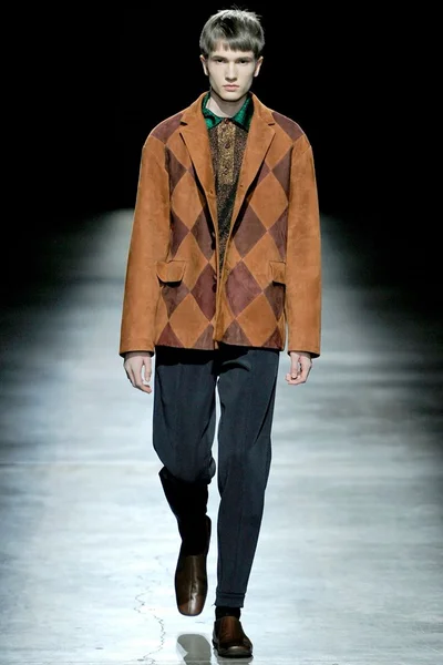Look 23